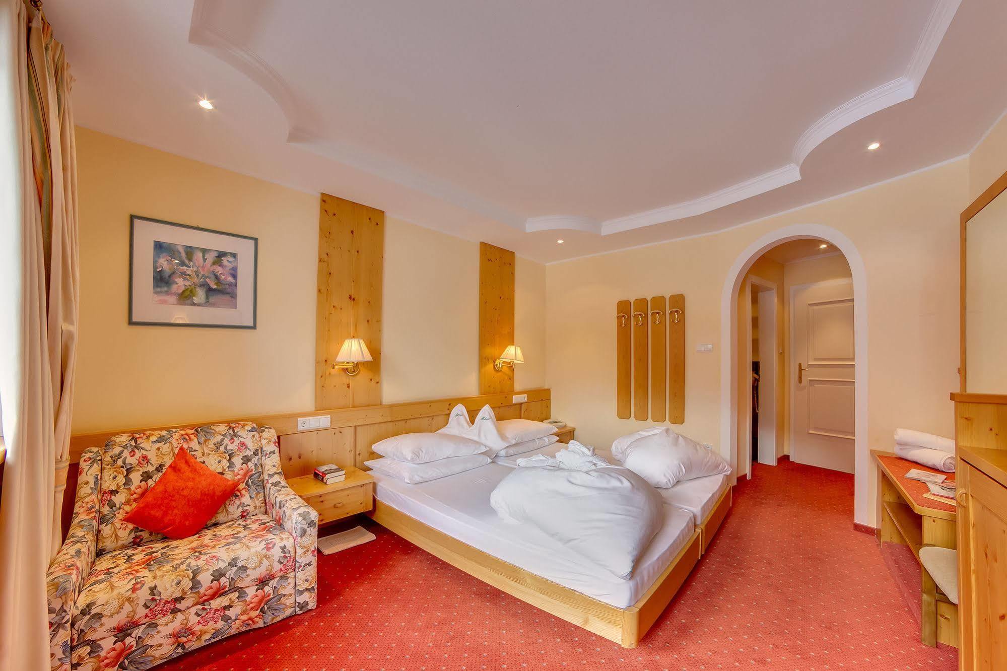 Hotel Berger Superior Riva di Tures Εξωτερικό φωτογραφία